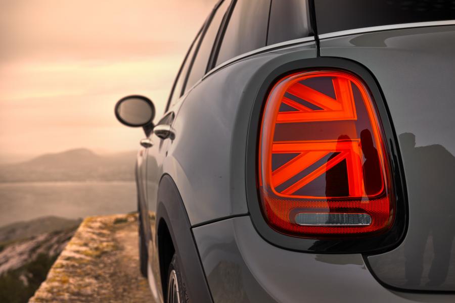 Детали экстерьера Mini Cooper S 5-Door (F56) 2018 года  (WW) (фото 76 из 86)